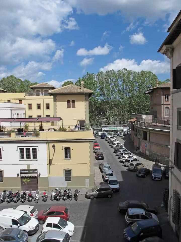 Lägenhet Spacious, Modern, Bright Apartment, Near Piazza Navona!