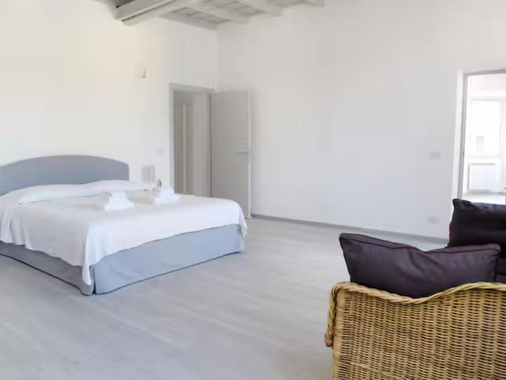 Spacious, Modern, Bright Apartment, Near Piazza Navona! Lägenhet Rom