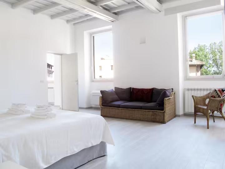Spacious, Modern, Bright Apartment, Near Piazza Navona!