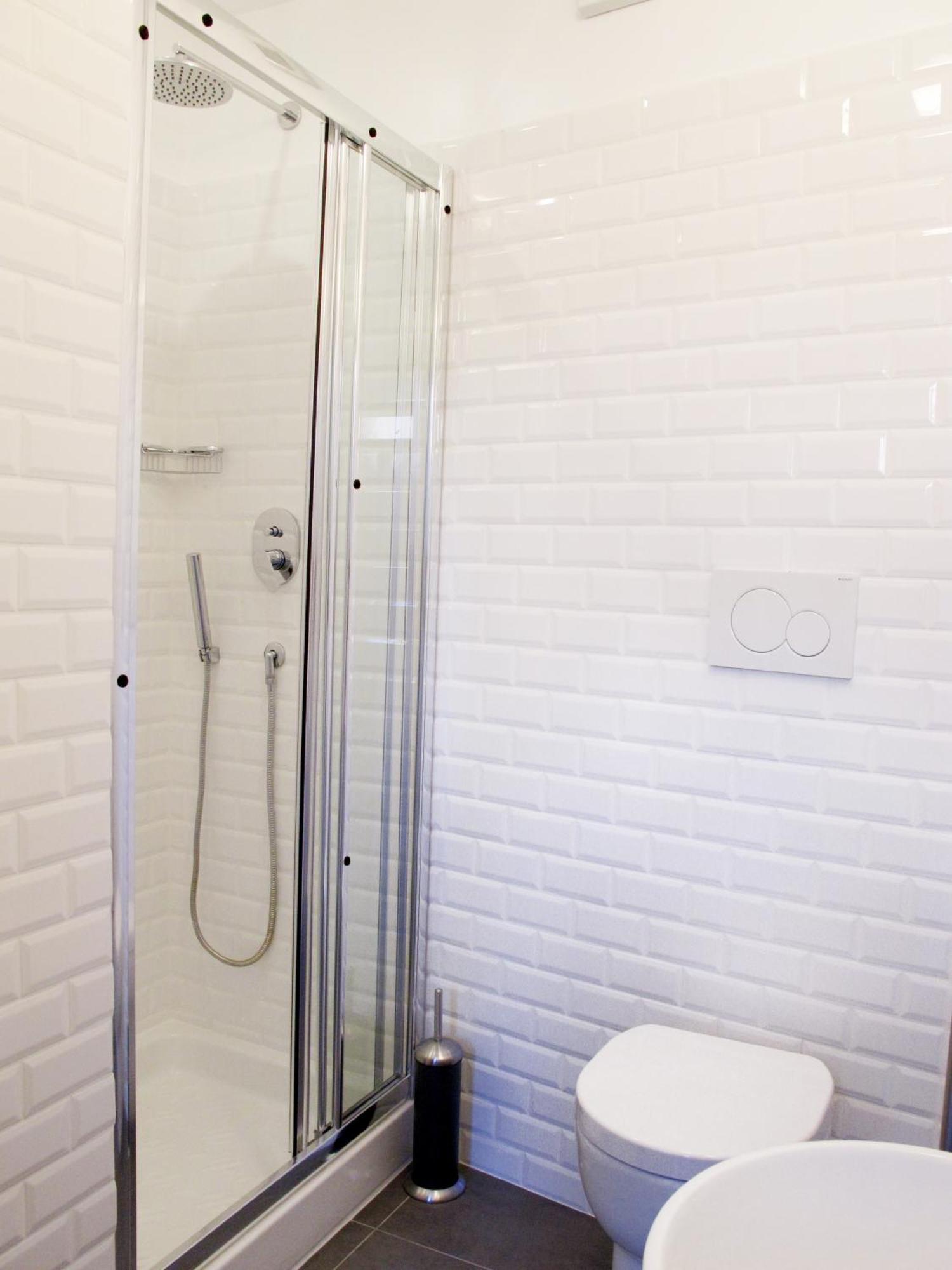 Spacious, Modern, Bright Apartment, Near Piazza Navona!
